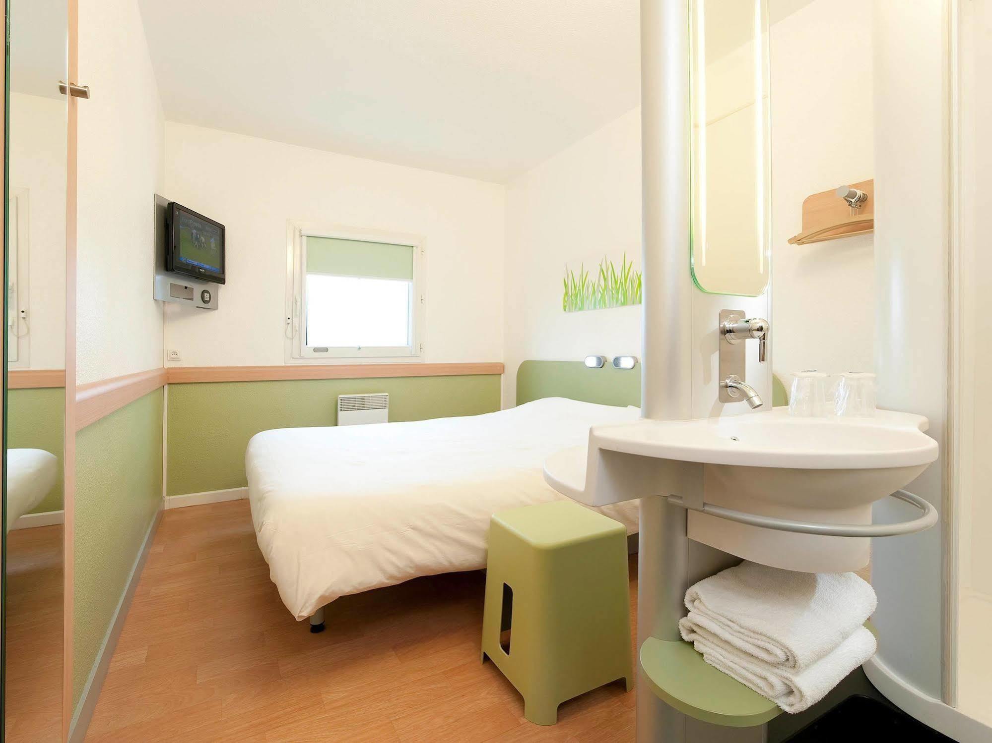 Ibis Budget Loriol Le Pouzin Luaran gambar